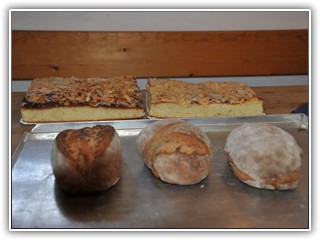 Zuckerkuchen und Brot