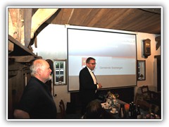 Der Referent wird begrüßt