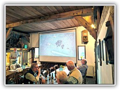 Losung eines Wolfes - Typischer Inhlat sind Knochensplitter und Fellhaare