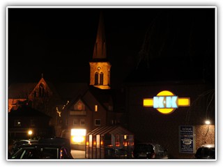 Die Kirche von der Emsstraße aus